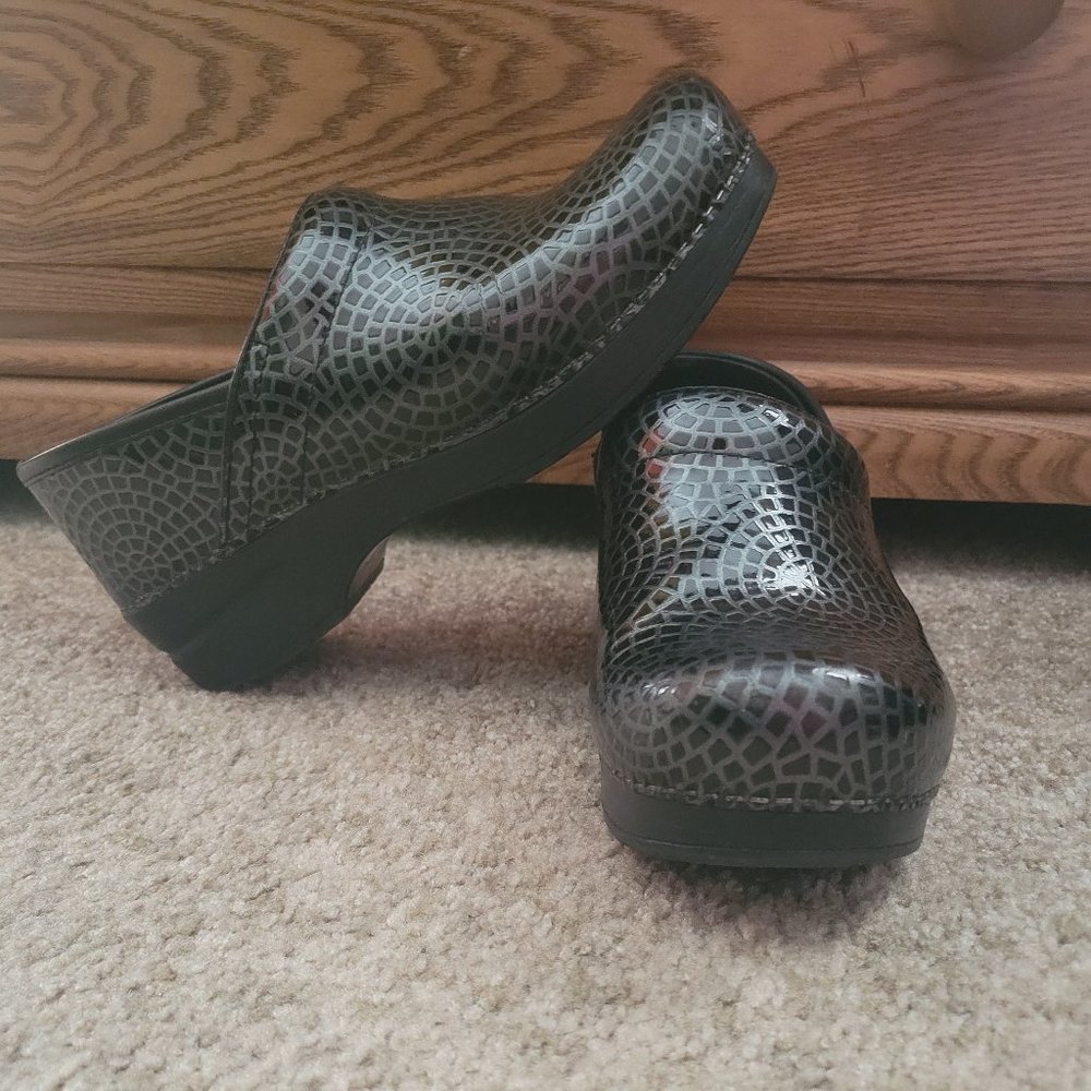 Women's Dansko professional clogs